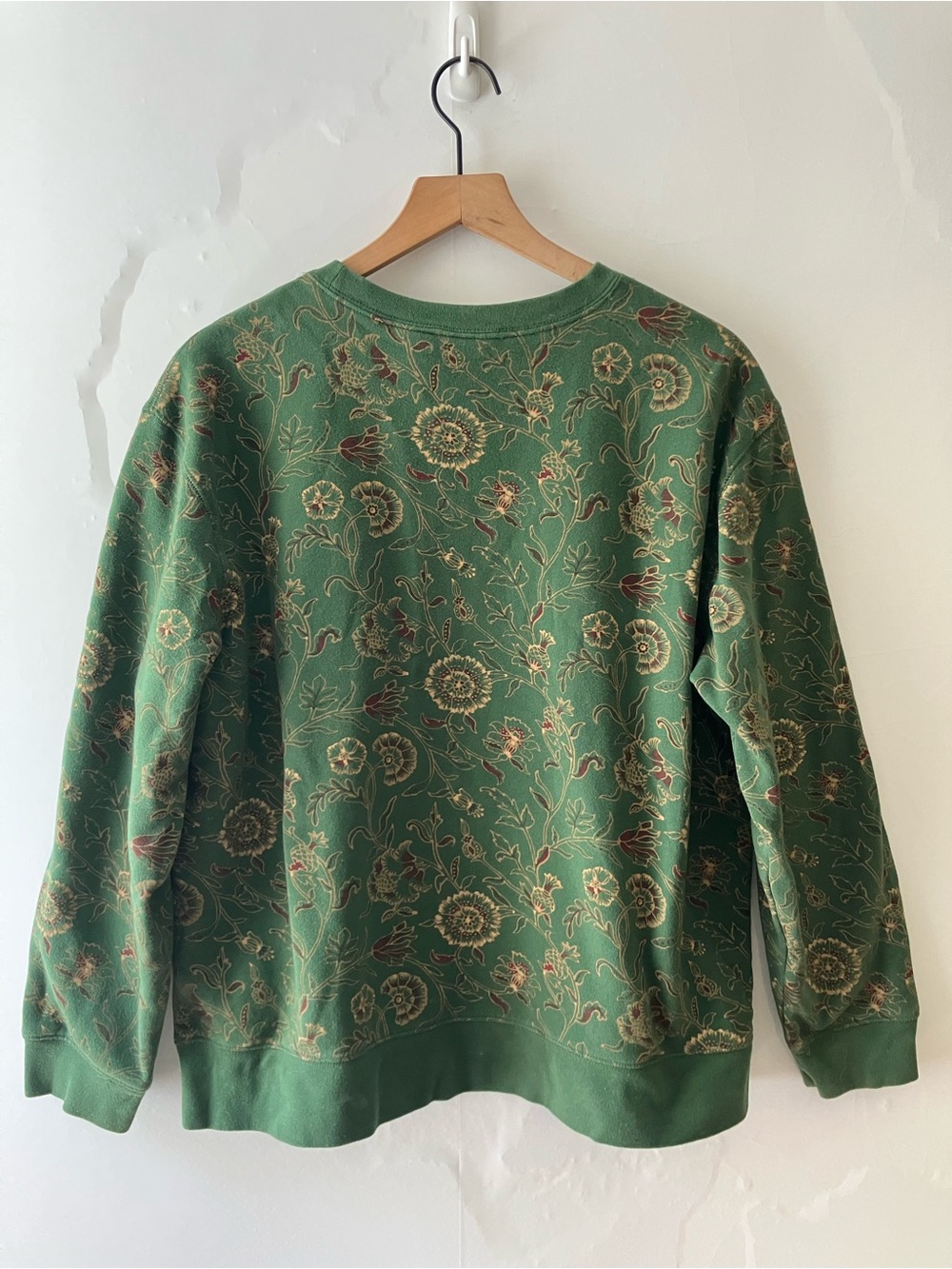 CLASSIC ELEMENTS Vintage Floral Crewneck Sweatshirt - Picture 2 of 4